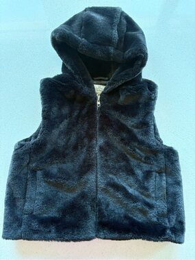 Tokyo laundry Plush Hooded Faux Fur Vest